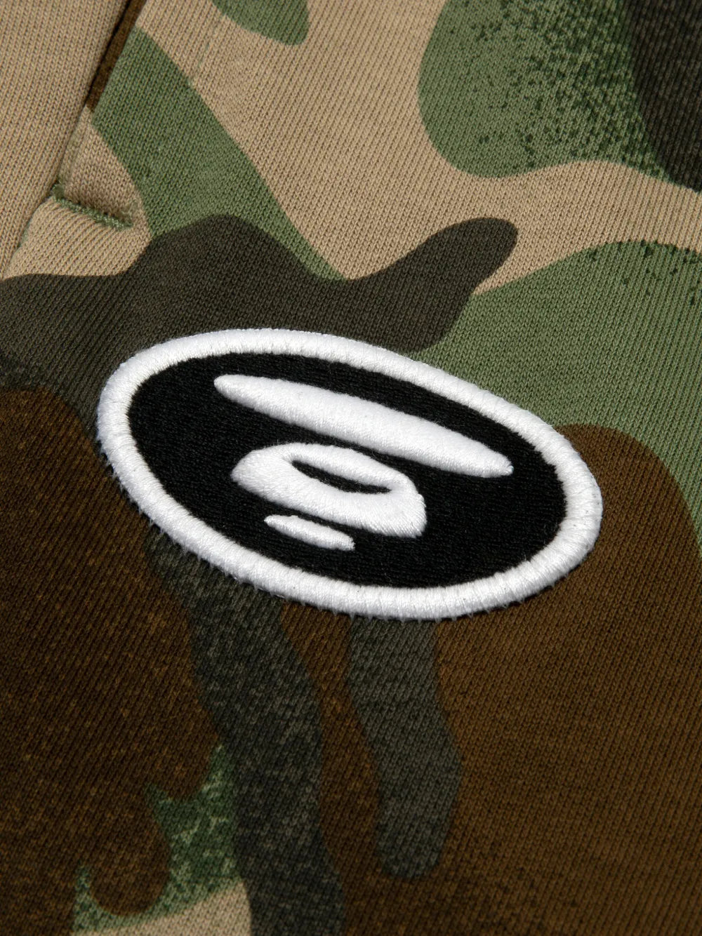 AAPE BY *A BATHING APE® 迷彩印花運動短褲 綠色
